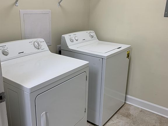 3rd image of 2701 Selwyn Ave #10644022