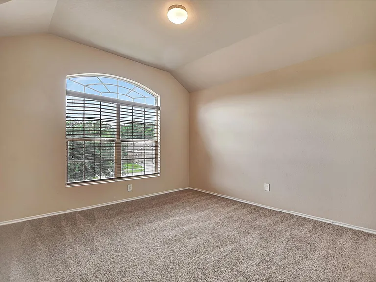 11426 Noble Ct — Photo 32