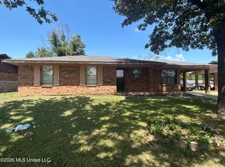 2615 Kay White Cir, Greenwood, MS 38930
