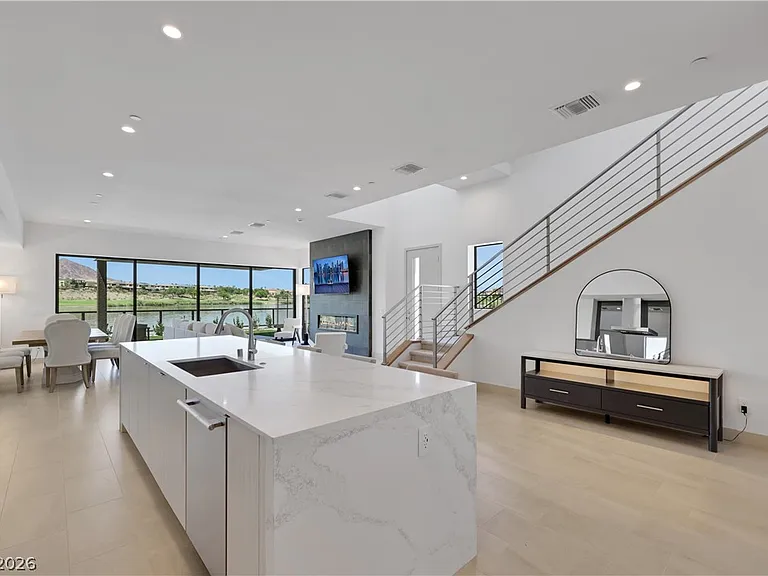 66 Lakefront Dr — Photo 10