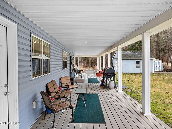 4th image of 911 French Gulch Rd