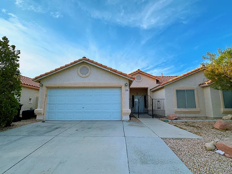 320 Mirasol Way — Photo 1