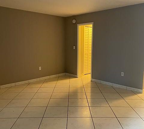 4th image of 1590 Michigan Ave APT 3