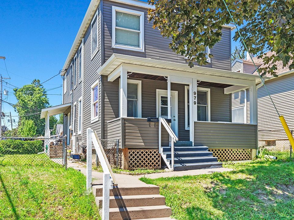 1st image of 979 Victoria St N
