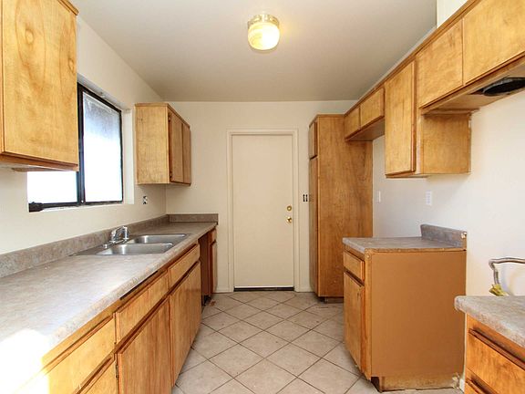 5th image of 16353 Jubilee Trail Ave