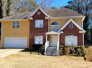 587 Creekview Dr, Stone Mountain, GA 30083
