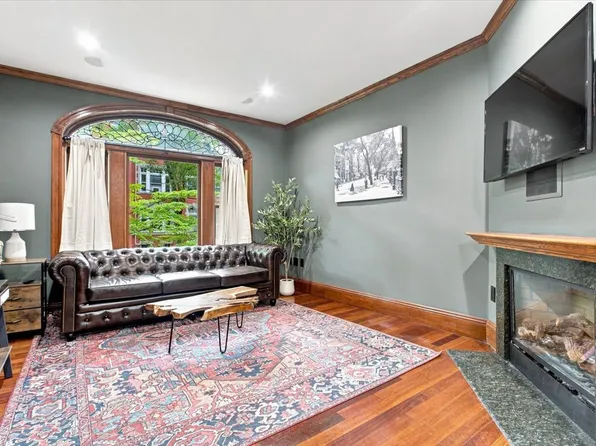 9 Strathmore Rd APT 2, Brookline, MA 02445