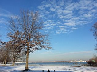 522 117th St #2F, College Pt, NY 11356