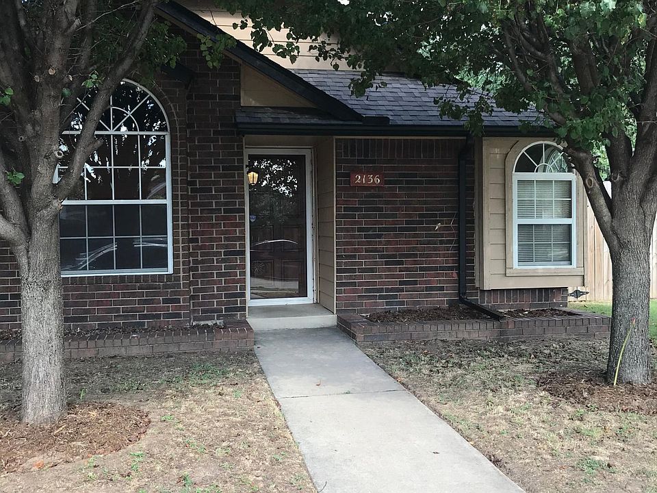 1st image of 2136 Parkview Dr