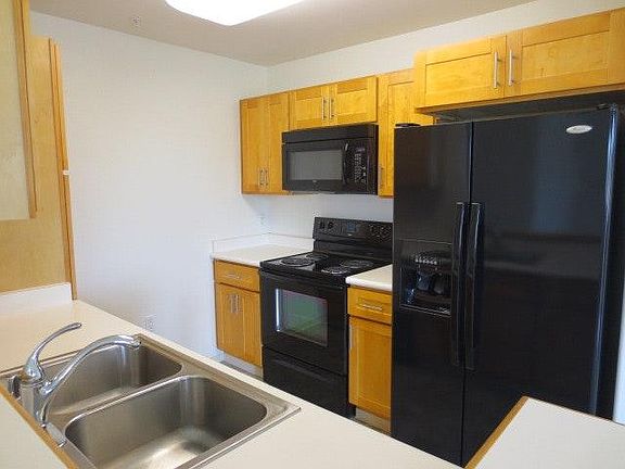 2nd image of 91-1021 Kamaaha Ave APT 904
