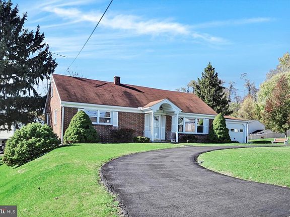 2nd image of 390 Kinderhook Rd