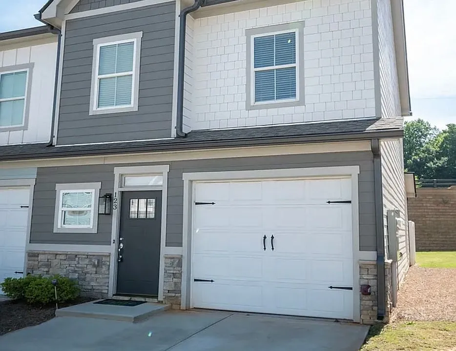 123 Magnolia Pl