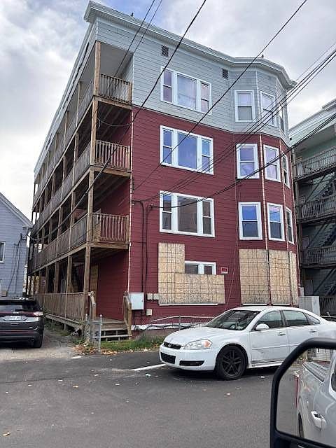 2nd image of 102 Pierce St