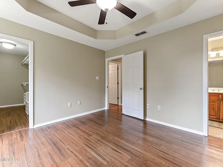 13446 Addison Ave — Photo 11