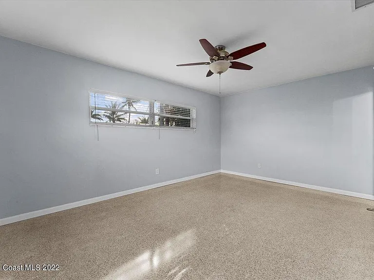 215 Marion St — Photo 11