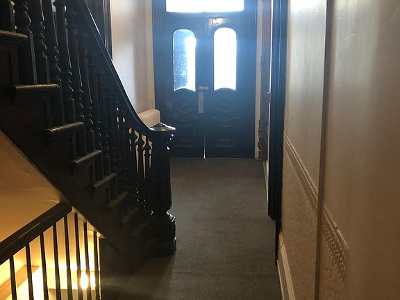 2nd image of 1822 Green St APT 1