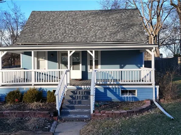 36 Logan St, Leavenworth, KS 66048