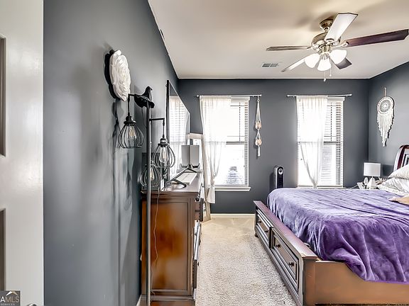 4th image of 523 Carleton Pl