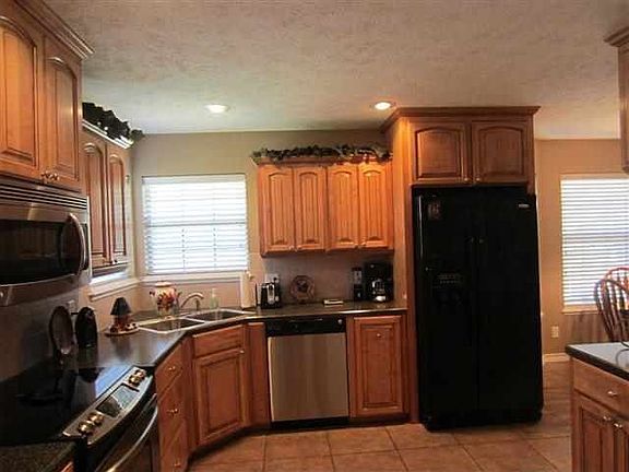 5th image of 463 Meadowridge Cir