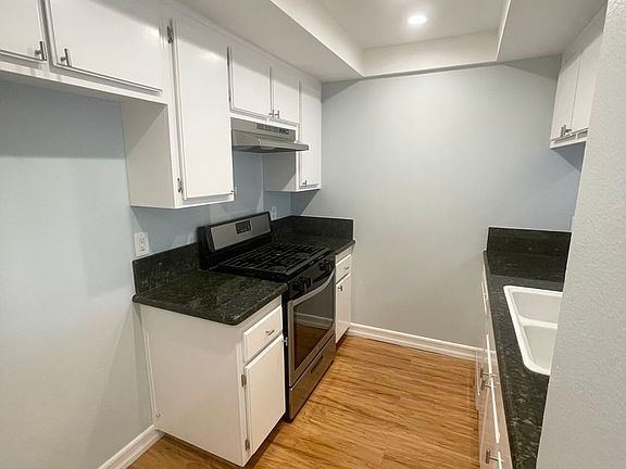2nd image of 1029 Mira Mar Ave APT 1