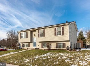 17 Starboard Dr, Taneytown, MD