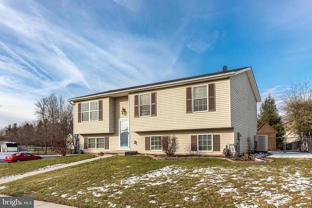 17 Starboard Dr photo 1