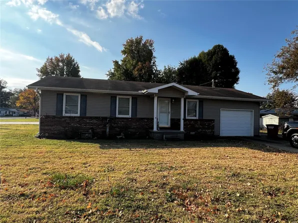 2013 Oklahoma St, Sikeston, MO 63801