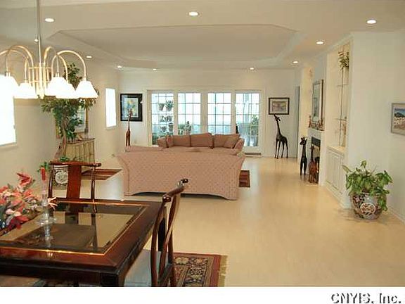 5th image of 6105 Bay Hill Cir