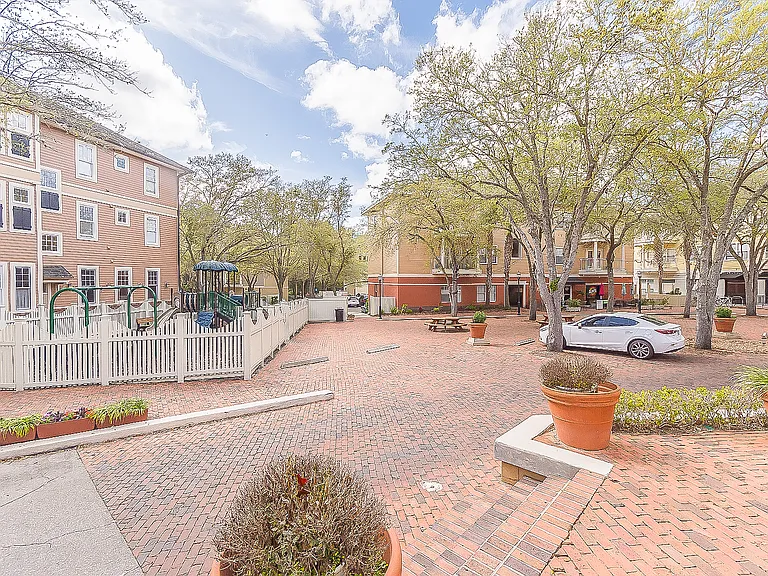 4850 SW 91st Ter #301 — Photo 20