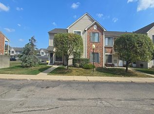 30577 Hidden Pines Ln #61, Roseville, MI