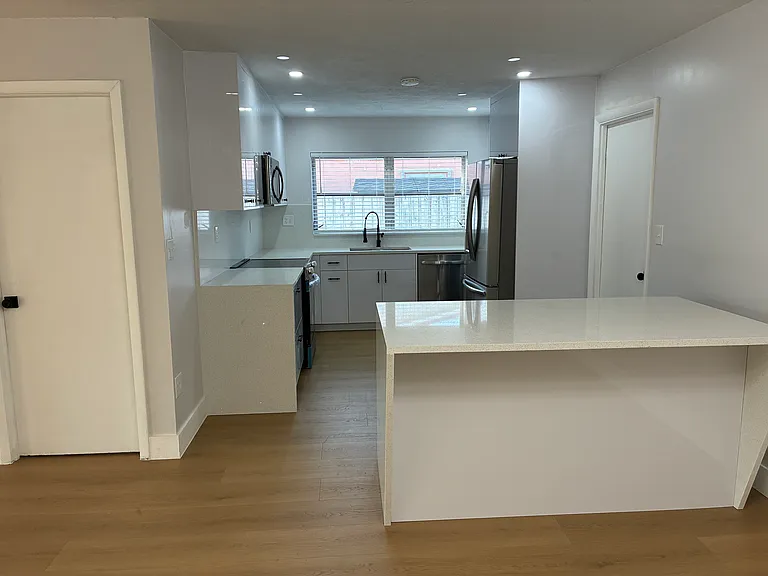 7650 SW 133rd Ave — Photo 6