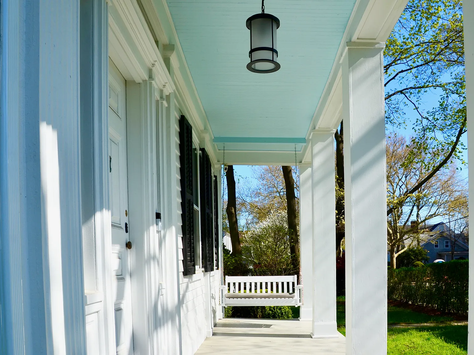 Luxury, Charm & History in Sag Harbor Village — Photo 3