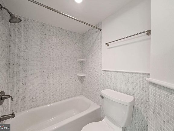 3rd image of 1600 N Oak St APT 1708