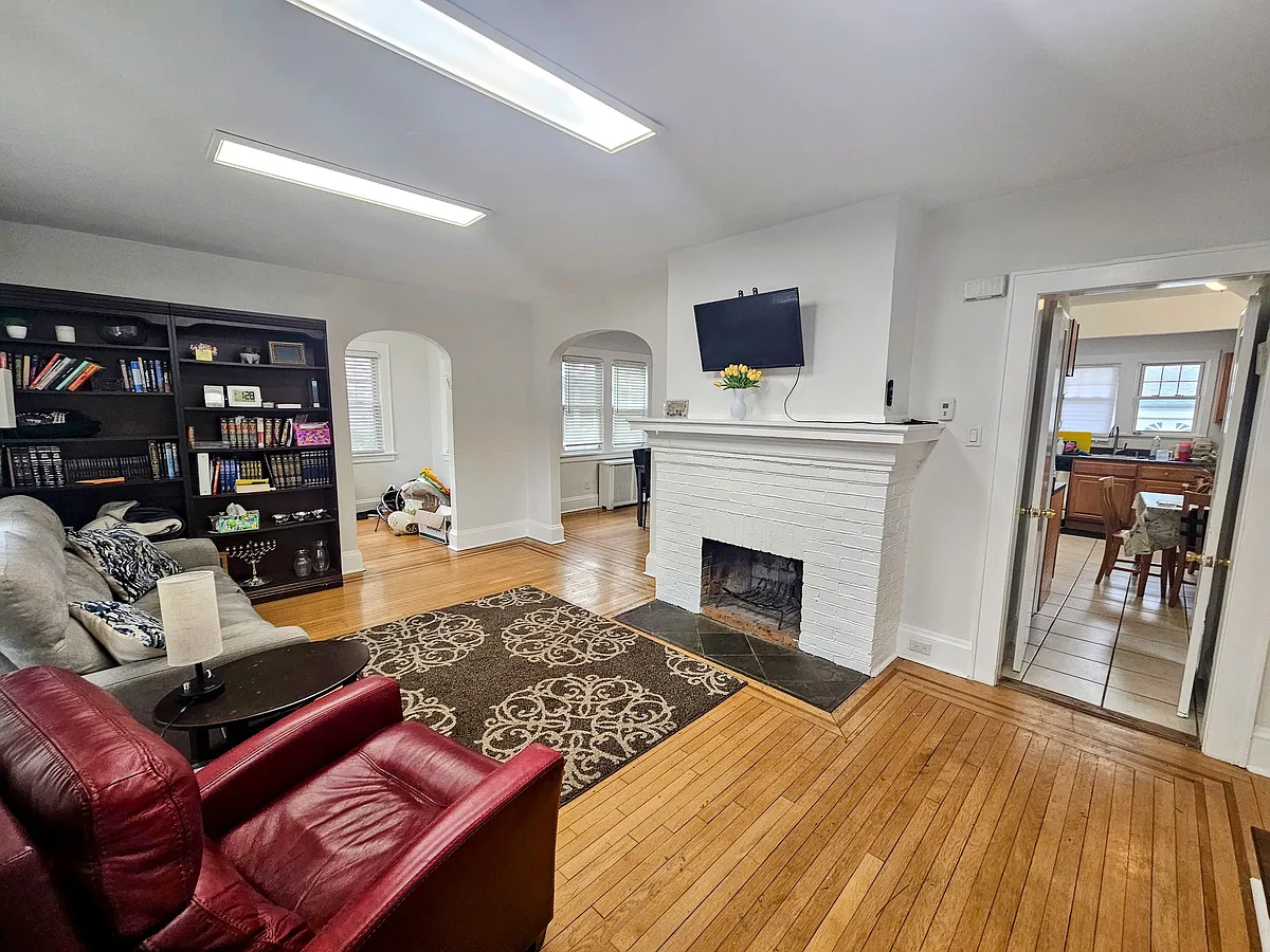 Building Photo - 483 Cumberland Ave