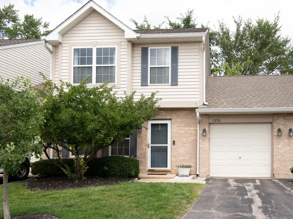1376 W Split Oak Cir, Round Lake Beach, IL 60073