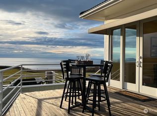 1241 W Beach Rd, Oak Harbor, WA 98277