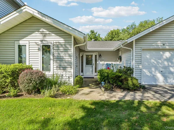 111 Fairfield Drive #111, Saint James, NY 11780