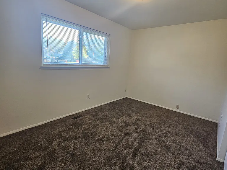 2161 Bacon Ave — Photo 11