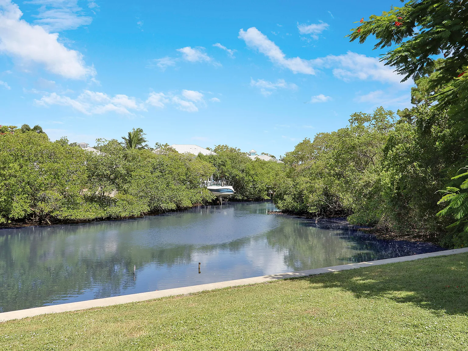 2 bed, 2.0 bath, 1038 sqft, $3,100 — Photo 3