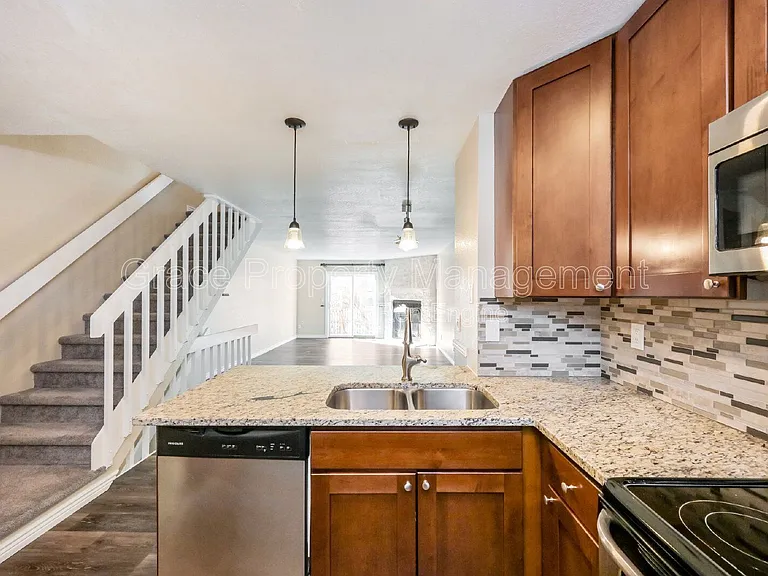 8165 S Fillmore Way — Photo 5