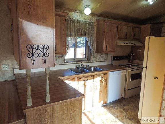 4th image of 2156 Carriage Ln