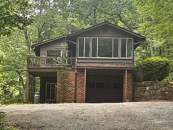 4th image of 361 Doubleday Rd