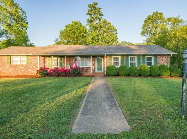 709 Adams St, Scottsboro, AL 35768