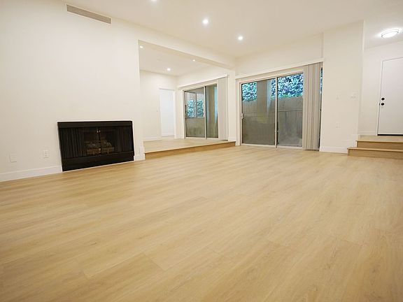 5th image of 1015 18th St #4