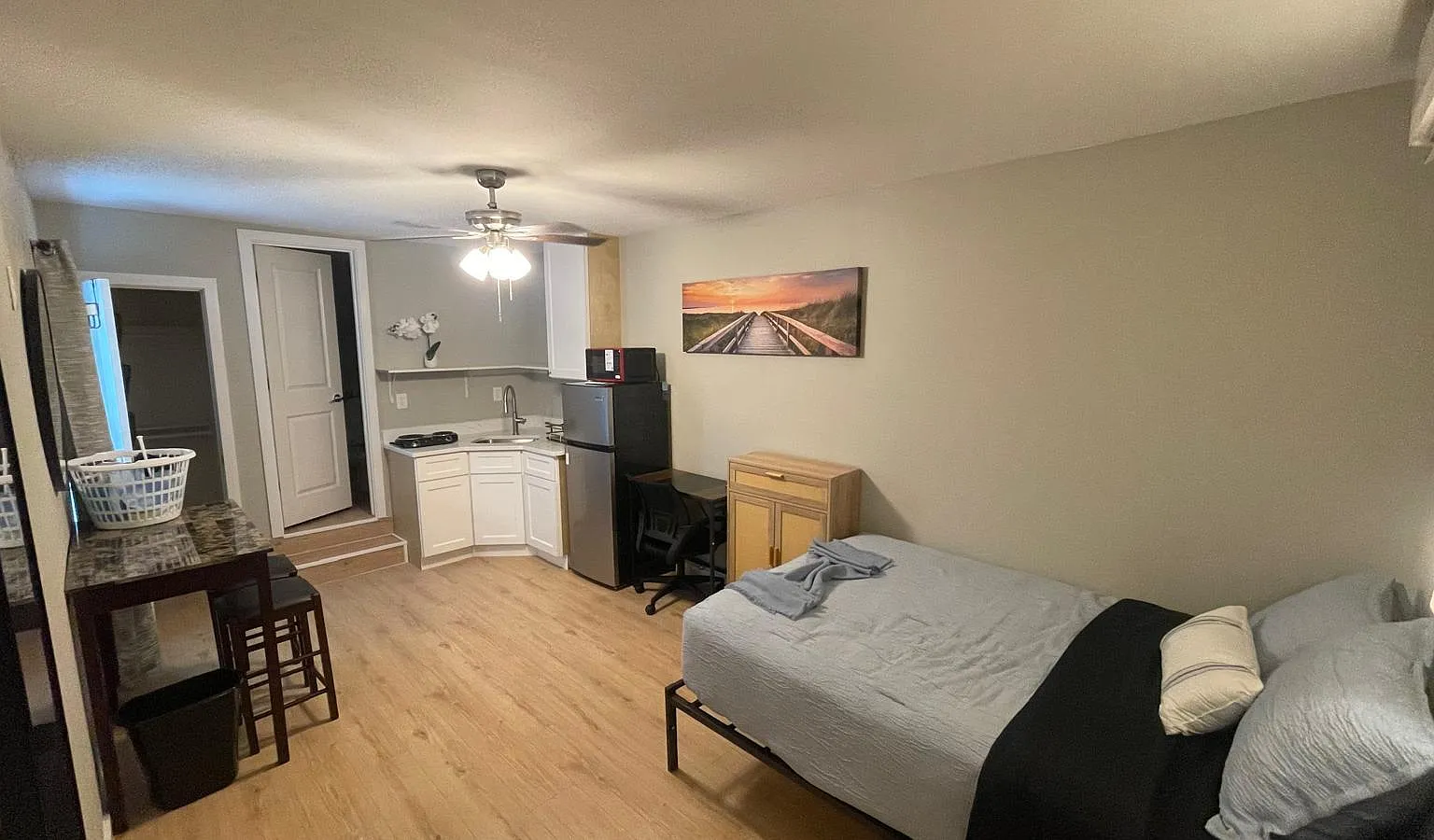 4 bed, 7.0 bath, 1999 sqft, $1,235 — Photo 1