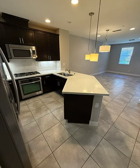 492 Calabria Pl — Photo 8