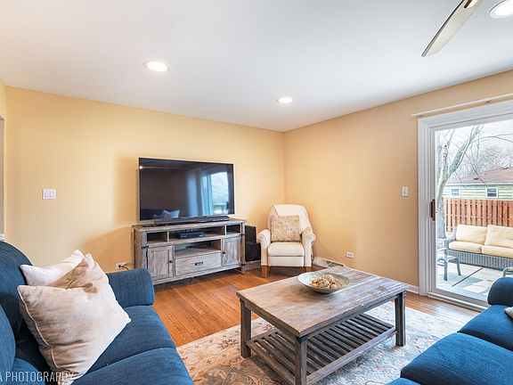 5th image of 1110 W Skylark Ct