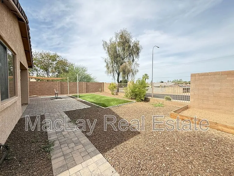 8311 S 23rd Pl — Photo 28