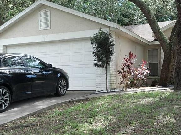 3rd image of 2401 Woody Trace Ln