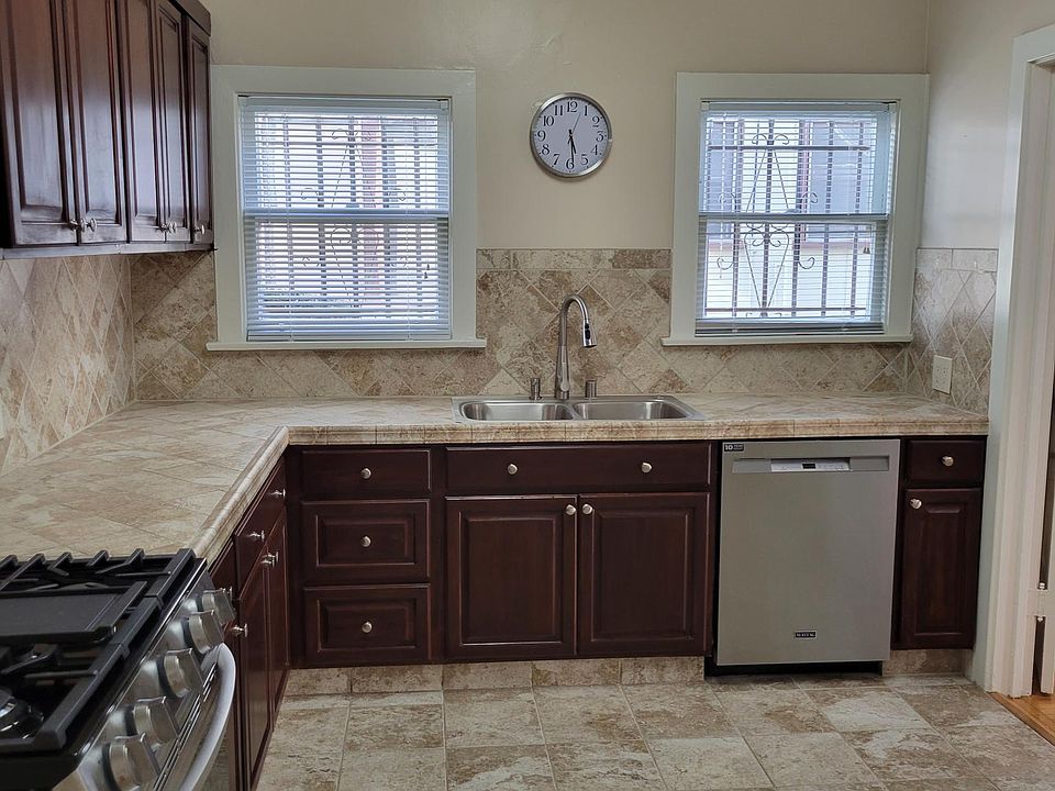 1st image of 151 S Sycamore Ave #0